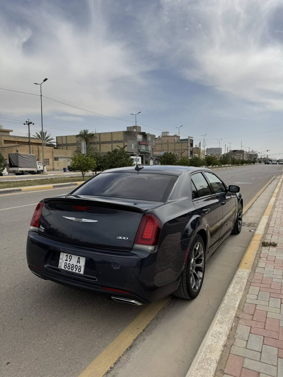 السلام عليكم للبيع اوباما 18 s فول 1/1 مواصفات s رقم كربلاء مميز ب اسمي ماشيه 95mi مكان السياره كربلاء السعر 240 وبيها مجال قليل السياره بدون ايرباك الحادث خشم البنيد صور الحادث عل خاص لل استفسار ***********

