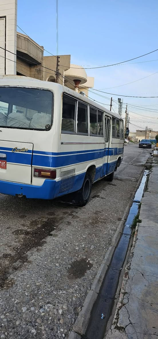 كوستر البيع موديل 82شرط كير ومحرك رقم احمر كركوك ***********
