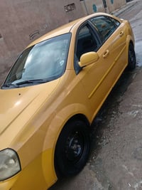 شباب عندي اوبتره شركه العامه موديل ٢٠١٢ السياره كفاله عامه لا ضربه ولا...