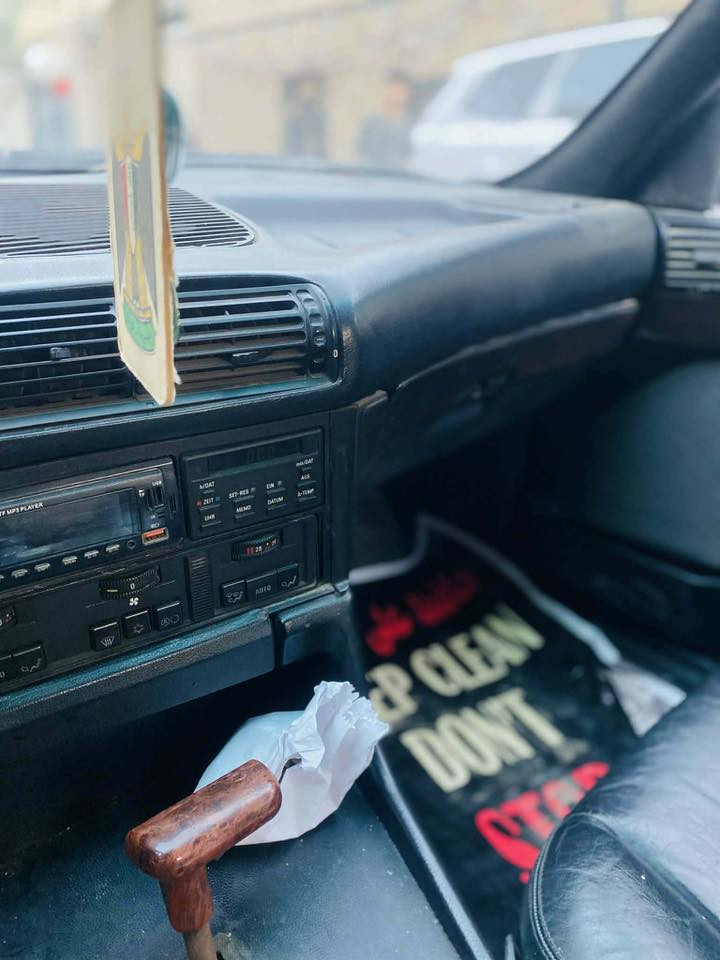 السلام عليكم الأخوة الاعزاء
سيارة BMW 525 موديل ٩٠ لون نيلي مصبوغة عام للبيع

مسكر فانوص گير اوتوماتيك

رقم بغداد 

يحتاجلها صدر امامي وخلفي 

وتنظيف نوزلات شرط تحويل ثاني يوم

السعر40 وبيها مجال بسيط حق الجية

العنوان بغداد الشعلة ***********
