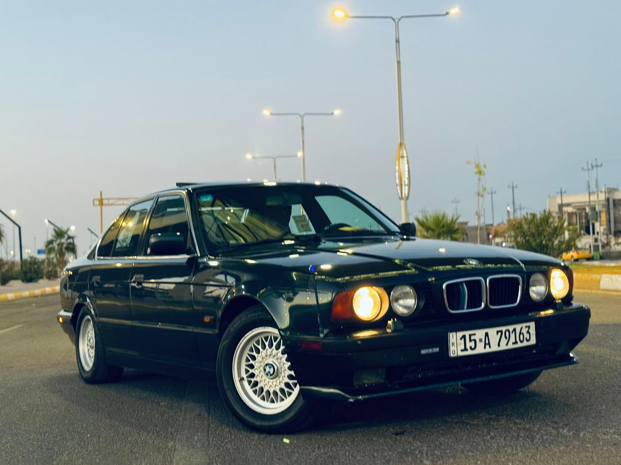 السلام عليكم
بي ام 525 لون زيتوني انبار)
مسكر فانوس 
فتحه سقف
كشانة جلد 
دبل ايرباك 
ارضية جلد
كهربائيات كاملة من كلشي 
جام اوتو 
مصبوغة عام جمالية مابيها لا معجون ولا خياس 
السياره جاهزة من تبريد تدفئة كهربائيات
الكير خير من الله 
السياره بيها صوت بالمكينه خفيف كلش
السياره بأسمي تحويل ثاني يوم رقم انكليزي 
مكان السياره الفلوجه
***********
السعر (68$) وبيا مجال
