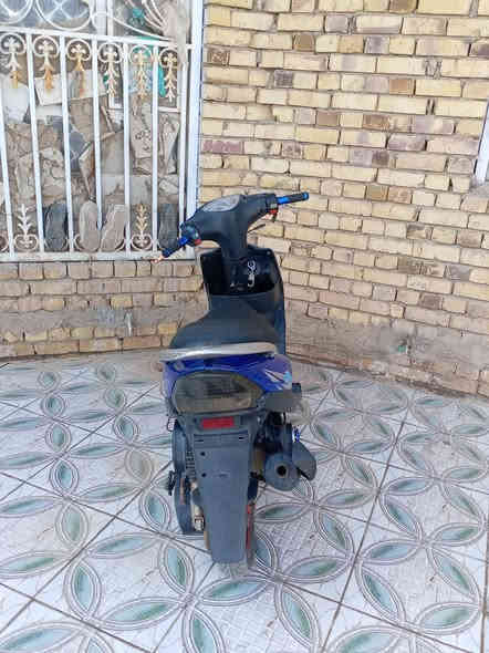 السلام عليكم دراجه ماكس عدله للبيع الدراجه خير من الله شلعه ونضافه السعر 400وبيها مجال للطيبين رقم ***********
