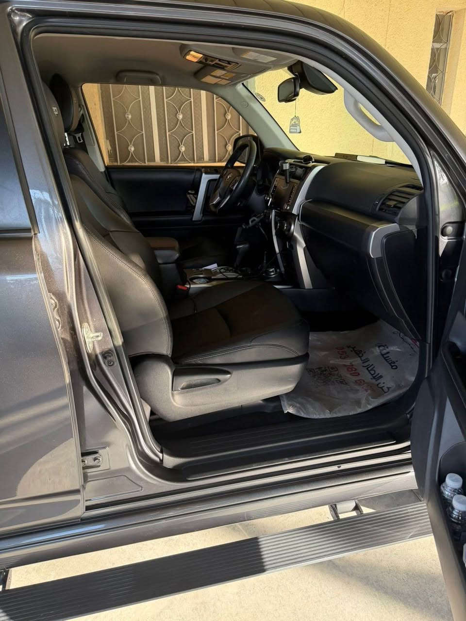 فور رنر 2022  TRD sport
حادث باب خلف السياق فقط 
فول مواصفات السياره 

بصمه 
حساسات 
شاشه كار بلي 
جام اوتو 
كشنات جلد 
كشن السياق كهرباء 
دواسات كهرباء بلادي 
تخم تاير جديد 
السعر 350$
السياره جاهزه وبدون اي نقص 
***********
بيع فقط والاتصال على الرقم بغداد, العراق
