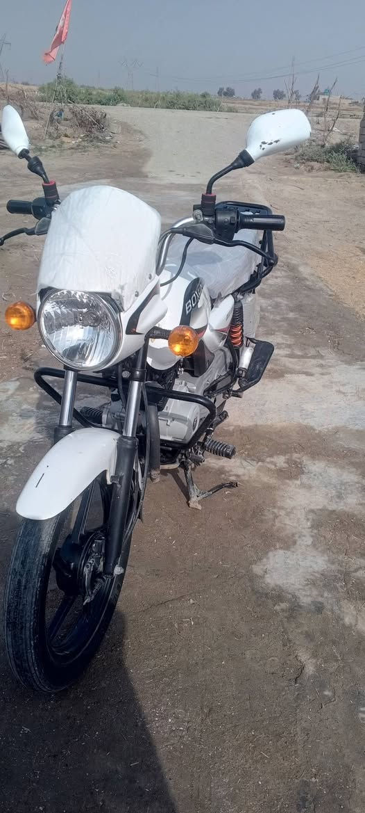 السلام عليكم دراجه للبيع موديل 23 نثيف دراجه جديده مقفوله من كل شيء اوراق مكاني القرنه الثغر سعر 1,550 رقمي ***********
