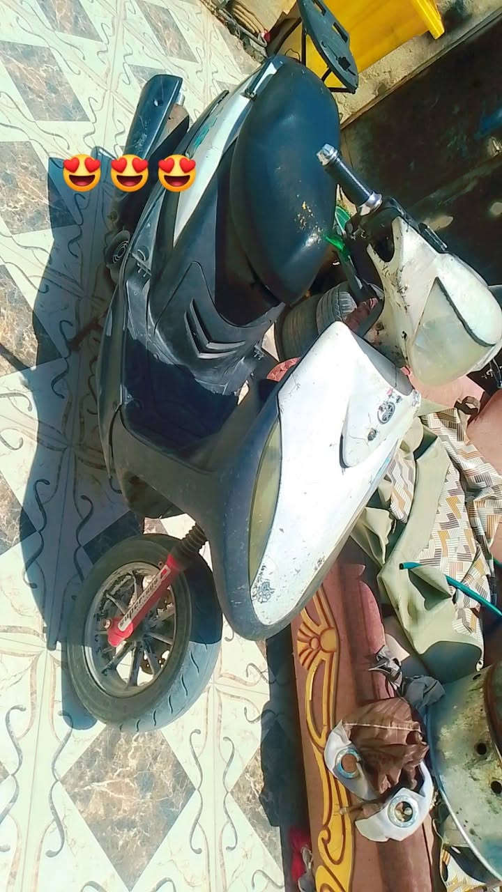 دراجه للبيع ماكس عدله ماكينه حلوه كهربائيات شغاله ماعوسه شيء نهضه ومشي حلو دراجه مكانها بصره ابو الخصيب حمدان دراجه سعرها 450 بيها مجال قليل مستعجل على بيعه ***********
