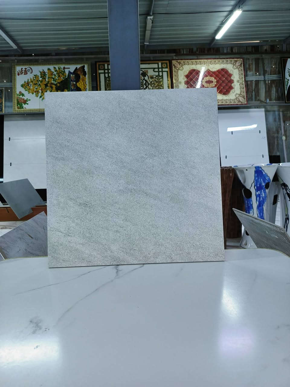 تم وصول ارضيات 45*45 /***********/***********
