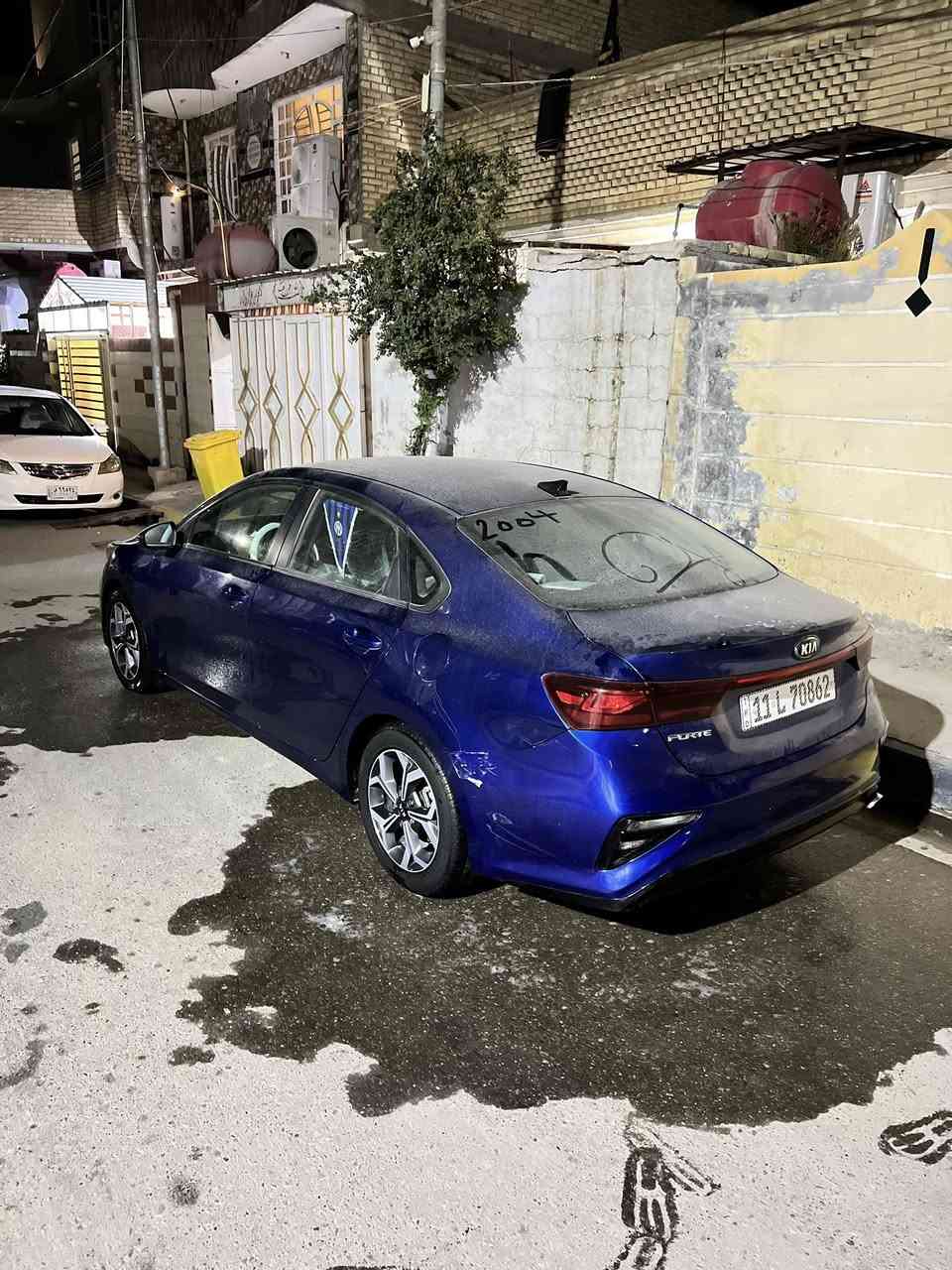 سلام عليكم
فورتي موديل ٢٠٢٠ بغداد حره باسمي مداور ثاني يوم 
ماشية ١٠٤ الف السياره صدرها جديد السياره حادثها جاملغ وبنيد وصاير بيها صبغ ٣ قطع +وحده توحيد لون وبيها شبر جوه الرقم الخلفي صبغ مكينتها مجفتها جديد تجفيت مضبوط كيرها AT  مكانها واسط قضاء العزيزية اخوان جماعت الفلان سعر ترهم لاتعلق الشراي خاص او ***********  سعرها ١٢٣ وبيها مجال🤍
