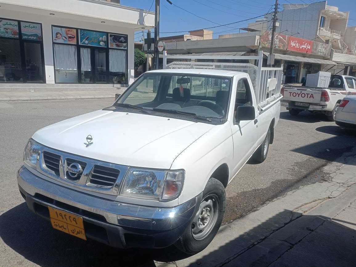 پیکاب نیستا بوفروشتن مودیل 2002
بەشرتی گیرومکینە یەک جملخی بویاخ تەمبریت بەشرت باوەرنیی  سەیارە کە زورپاکوخاوینە 2015 لی خومانە سەنەوی بەسەرجووە لە21 ژینگی درەوە 
*********** شمشمل, السليمانية
