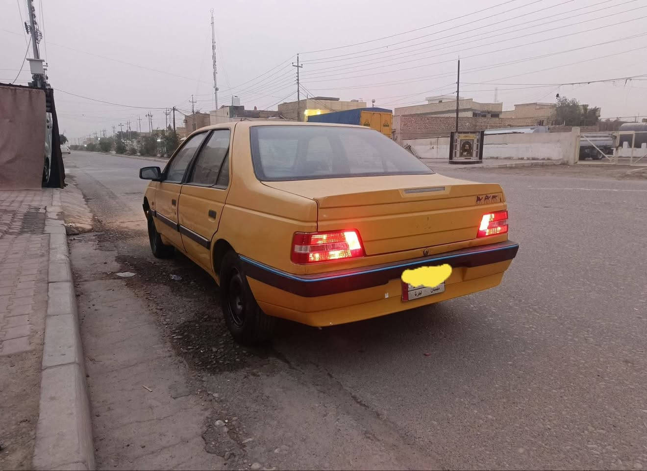 ياالله السلام عليكم 
بيجو 405 موديل 2012 سياره حلوه مكينه بدايه خيط كير جديد حداديه جديده سنويه 2027 مصفره هيئه وغرامات سعره 28 وبيه مجال كلش قليل مكان السياره ميسان المجر الكبير تفاصيل اكثر ***********
