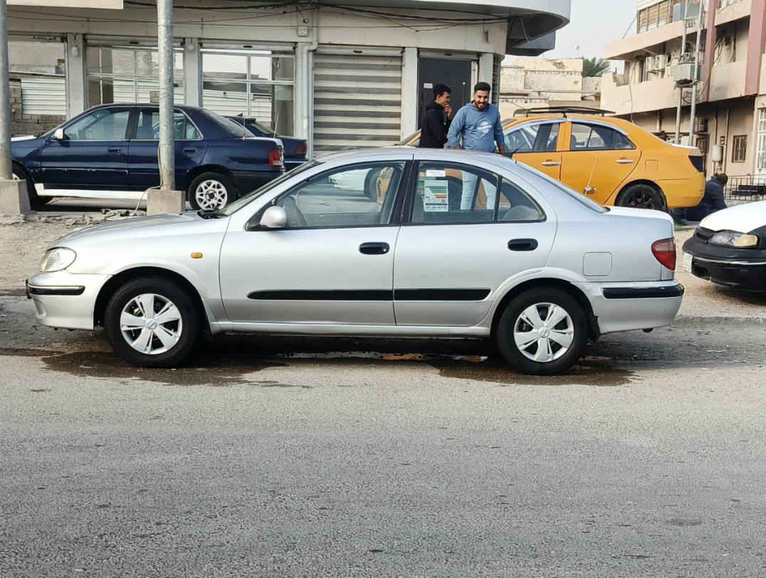 سلام عليكم سني للبيع  رقم انبار تحويلها ثاني يوم بسمي  تخم تاير كير ومحرك مكفولات تبريد شغال مكفوله من ضربه السياره سونارها موجود بل منشور  سياره حال جديده مالت جناي موديل 2001  السعر خاص مكان السياره الفلوجه
***********
*********** بيع نقد فقط لا قسط ولا وعده
