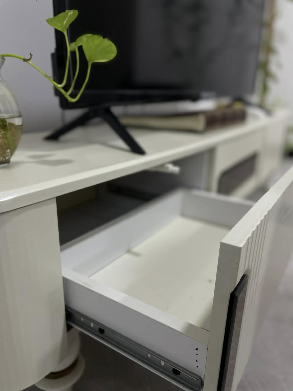 سلێمانی ڕاپەرین
مێز تیڤی زۆر جوان و تازە و تۆکمە بێ شوخت و ڕووشاوی ماڵی خانمانە 
نرخی ١١٠ هەزار معامەلە 
تکایە مشتەرین نامە بنێرن


**إذا كنت صاحب هذا الإعلان وتريد حذفه لأي سبب، رجاءا أرسل رسالة إلى الدعم الفني**