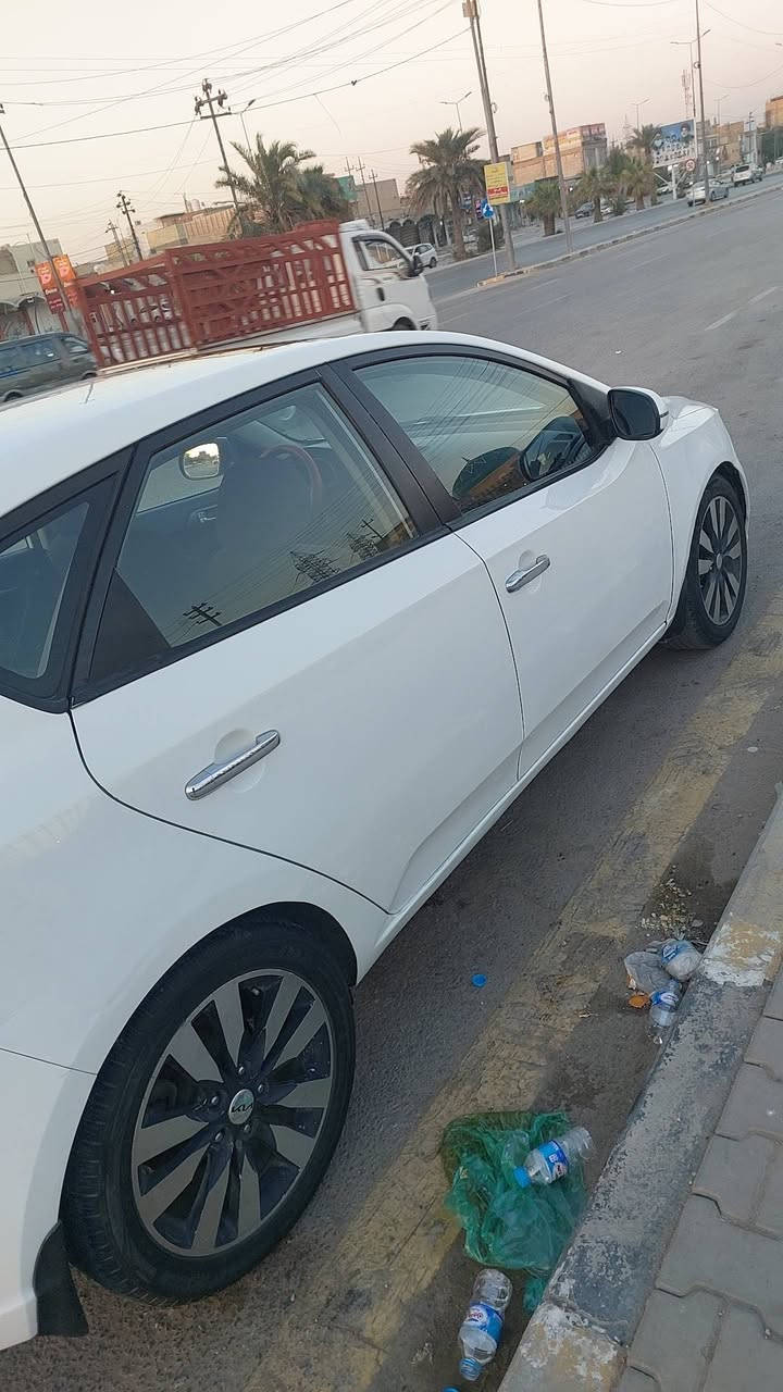 سيراتو 2012 فول عدا البصمة فتحة شفتات تبريد بيانو ثلج خليجي السيارة نظيفة أربيل وكالة مضمونة قطعتين صبغ جاملغ وباب خلفي ماشية 250 ألف محرك 2000 السعر 88 للاستفسار ***********
