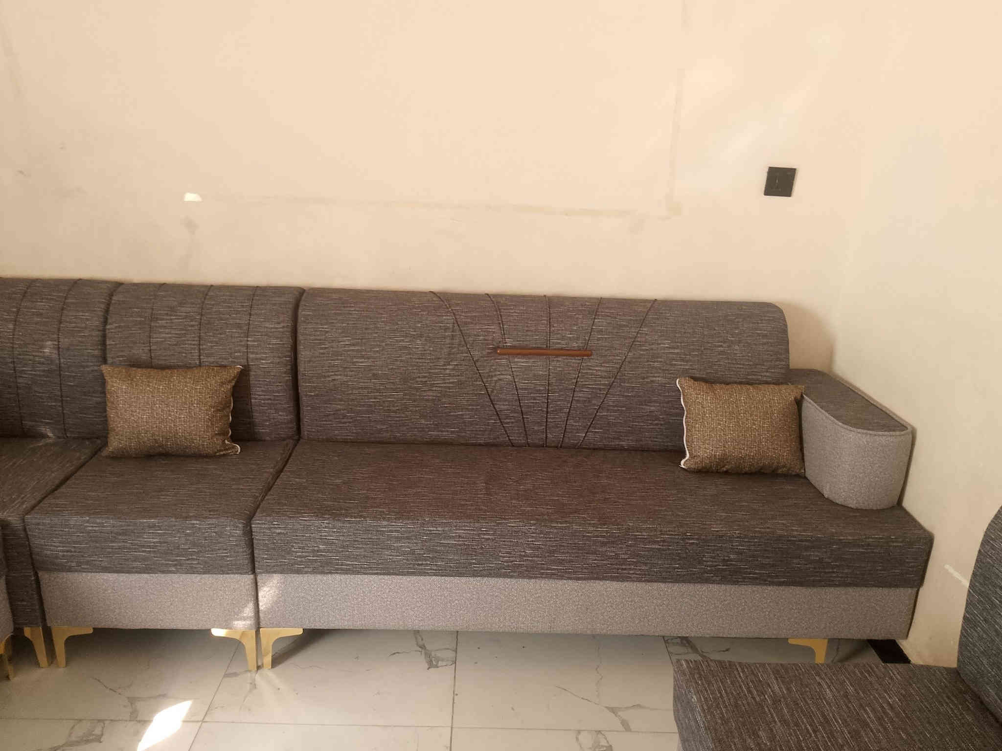 ديوان 10مقاعد استعمال يومين شغل دراجه اوله البيع اي استفسار على خاص او على واتساب ‏‏‪***********‬‏
