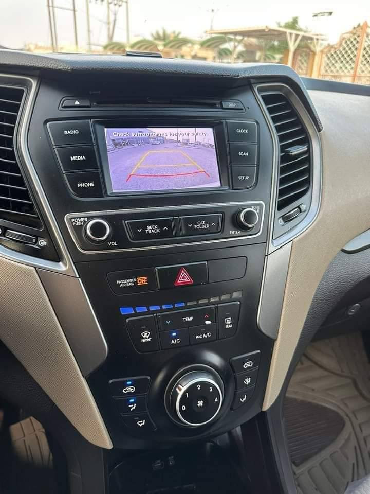 سنتافي ٢٠١٧ وارد امريكي ٤ سلندر ٥ راكب محرك ٢٤٠٠ حادثها چاملغ وبنيد ماشيه ٤٩ الف لوحات دولي وهزه جديده ب١٦٠ وبيها مجال


**إذا كنت صاحب هذا الإعلان وتريد حذفه لأي سبب، رجاءا أرسل رسالة إلى الدعم الفني**