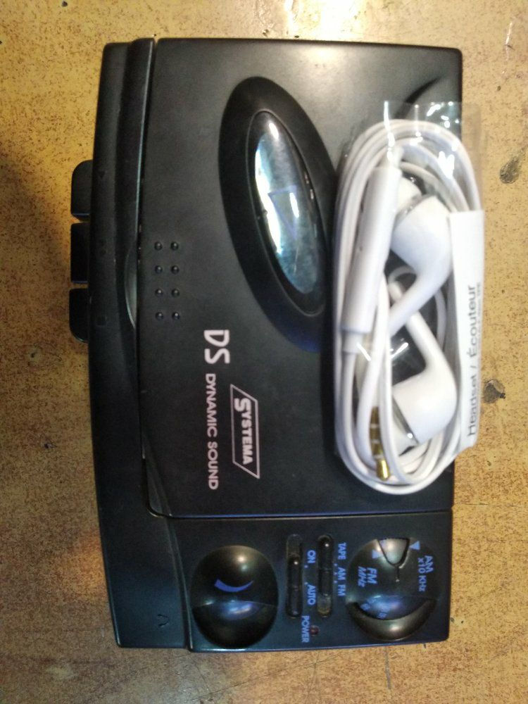 راديو مسجل شغال صغير بس صوت مسجل بطيء ١٠ مع التوصيل


**إذا كنت صاحب هذا الإعلان وتريد حذفه لأي سبب، رجاءا أرسل رسالة إلى الدعم الفني**