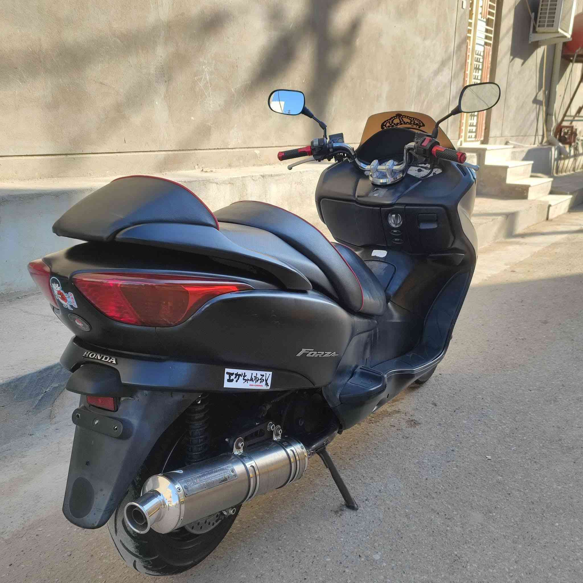 السلام عليكم اخوتي الطيبين دراجه فورزه 0/8 اللون اسود (طافي بلادي) 6كير 3تحويلات عدد بصمه 2 سويج طوارئ عدد 1 صالنصه تزويد بلادي من اليابان الدراجه ماشيه 24 الف اخوتي شرط ابيعلك وكاله وكفالة عامه مكان بغداد الاستفسار عله الرقم ***********
