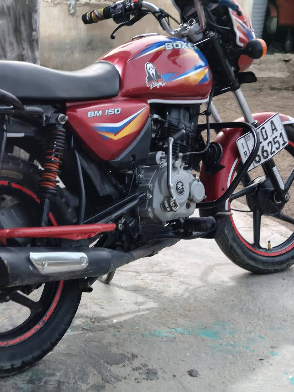 سلام عليكم
دراجه بوكسر موديل 21 مرقمة كاملة السعر مليون وست ميه وخمسين  وبيها مجال)المكان ديالى بعقوبة ***********
