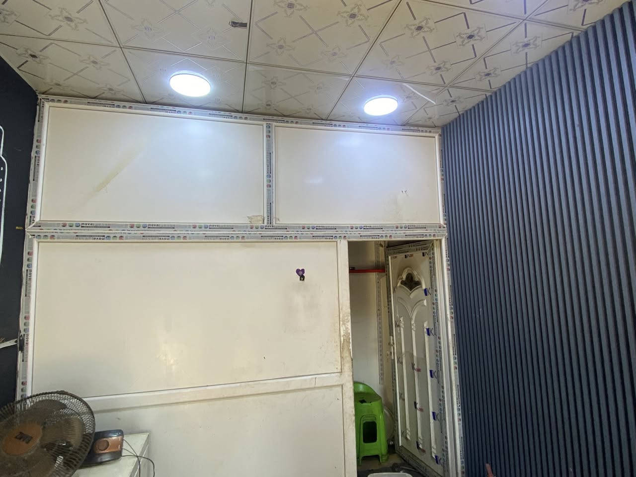 قاطع pvc  ارتفاع 3 متر وعرض 4 متر للبيع نضافة فول لليحب ياخذه 
يتواصل ***********
