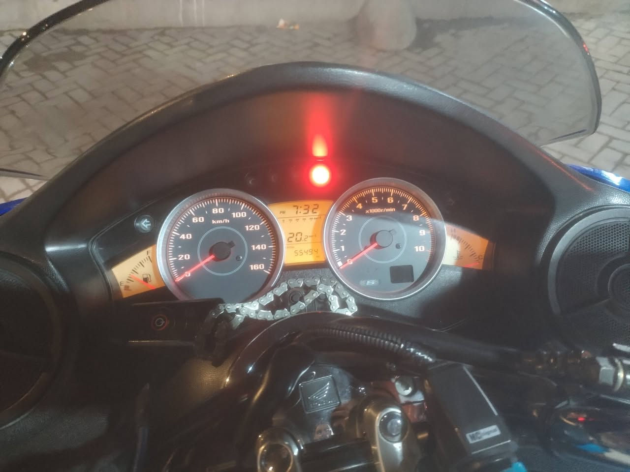 السلام عليكم فورزا للبيع 0 /10 مقفوله كفاله عامه، دراجه مال رامبو صار لها سبعه ايام  جاهزه اي نقص ما بيها هو المواصفات ماشيه 20 دراجه غير من الله بالعافيه علي اخذها، السعر 15 ونص بيها مجال بسيط مكان الزعفرانيه شراي خابر بخدمتكم ***********
