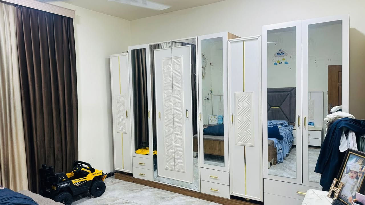 السلام عليكم غرفه نوم 8قطع الغرفه جديده
للستفسار الاتصال على الرقم 
***********
