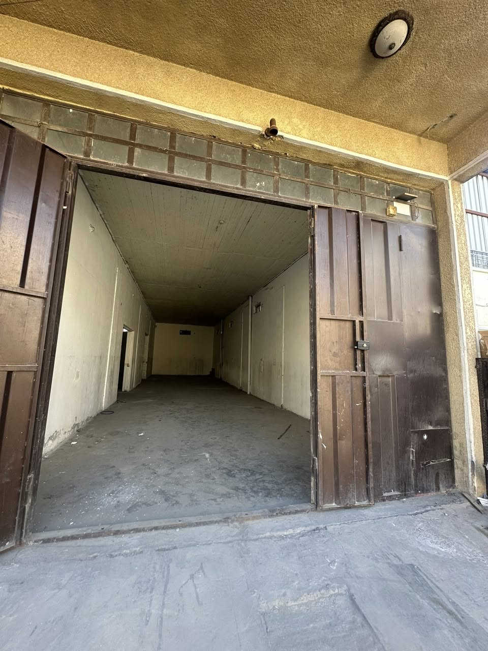 السلام عليكم من رخصه الادمن يتوفر قاعة للايجار نضام قاعتين مفتوحه وحده على الثانيه مساحه 250 متر مربع بين شارع السعدون وشارع القصر الأبيض قرب فندق
شناشيل
للاستفسار الاتصال على الرقم
***********
