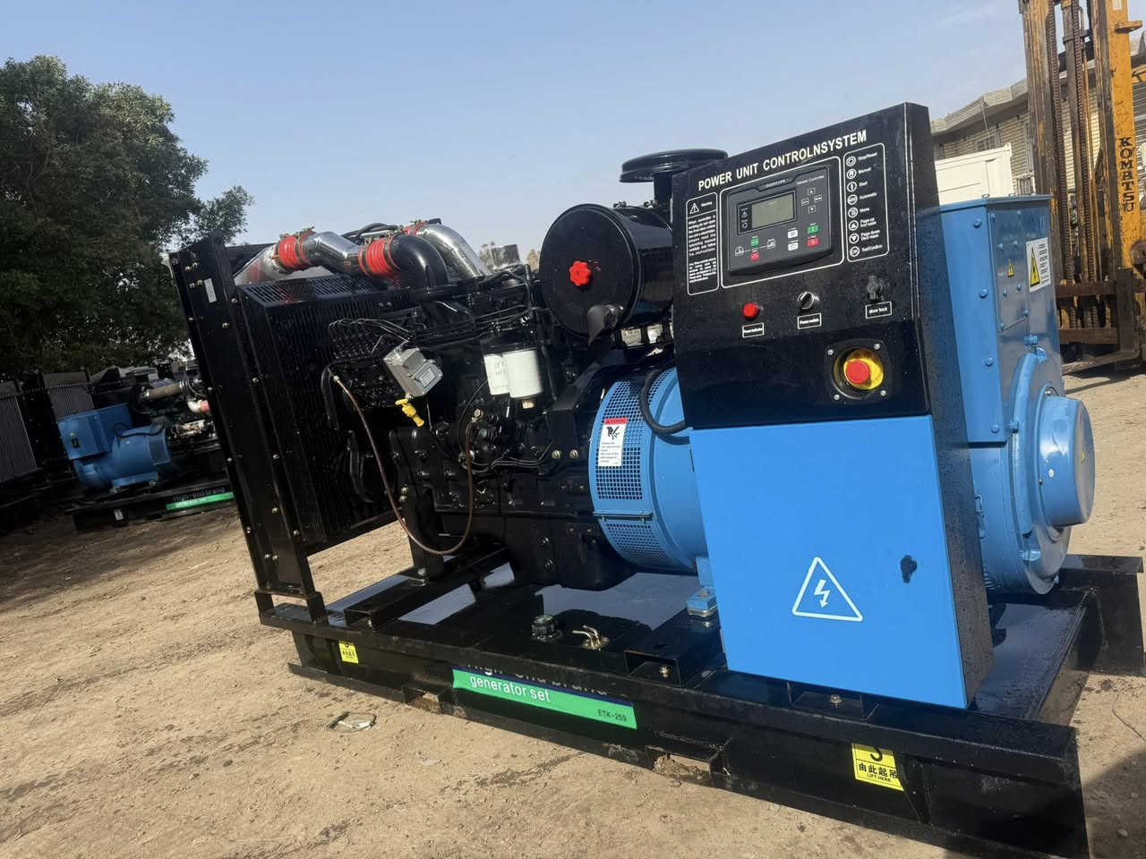 سلام عليكم ورحمة وبركاته تم وصول مولدات كمنزات امريكي اصلي ٦ سلندر سوبر ٣٠٠ كيفي و ٢٥٠ كيفي و ٢٠٠ كيفي ١٥٠ كيفي ابلادي لأصرف ولا بخار تشغيل جهاز برودكشن اتو نضام حمايه كامل عنوان بغداد رقم الهاتف *********** بي وتساب
