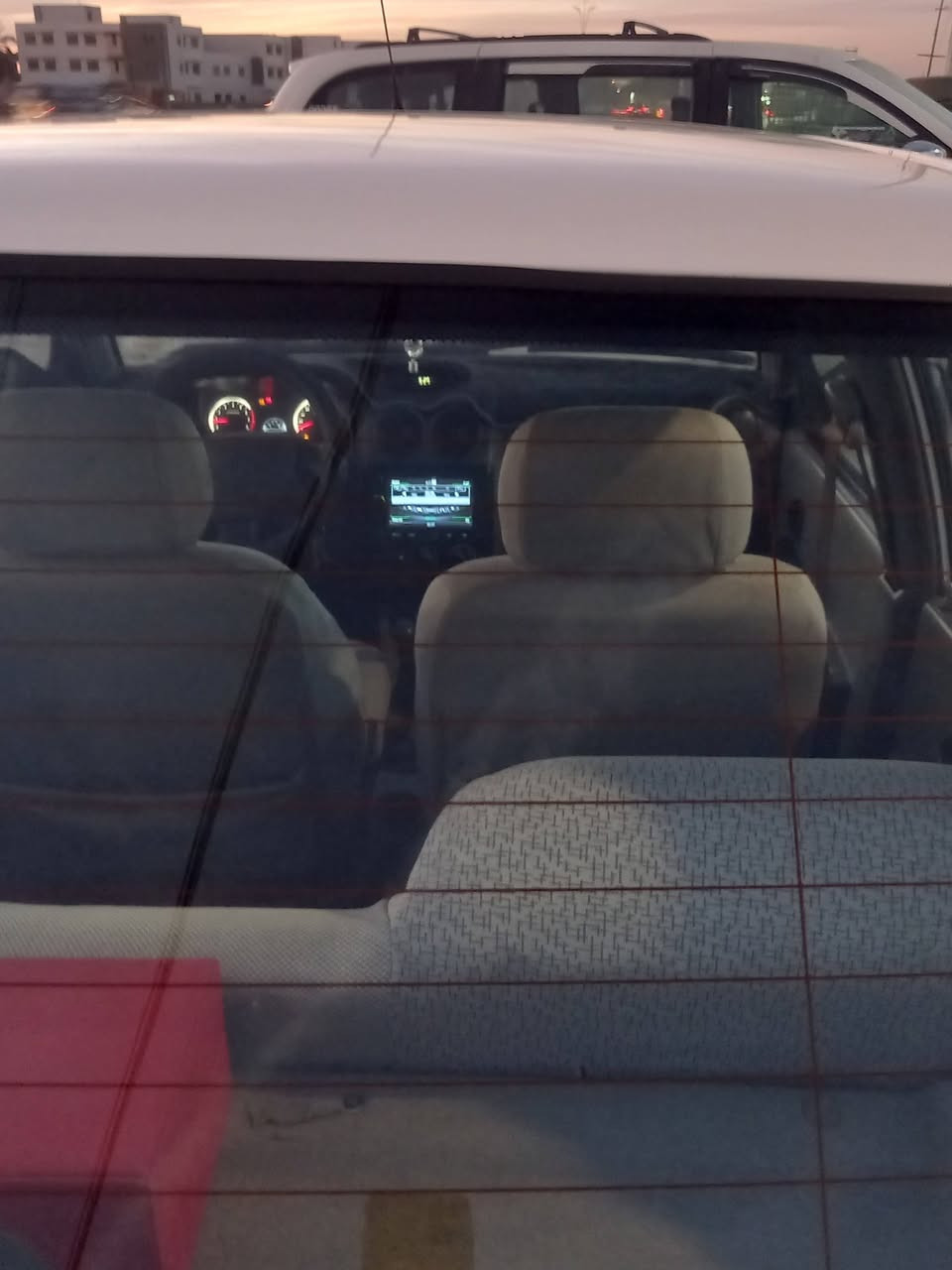 السلام عليكم للبيع سايبه 18 بيه جاملخ امامي مبدل جهة السايق السعر 48 وبيه مجال بسيط اتصال على الرقم / ***********
