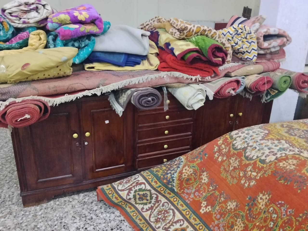 من رخصه الادمن وصلتنه بضاعه جديده في مجمع البركه محاويل قرب المعارض مقابيل محطة غسل فايف تايم وكل ما يحتاجه منزلك متوفر يمنه+تم تخفيض معضم اسعار الغراض وحياكم الله بكل وكت تجونه 

(ملاحظه)اذا عندك غراض تبيعهن او تريد تراوس راسلنه خاص او اتصل ع هذه الأرقام*************--*
