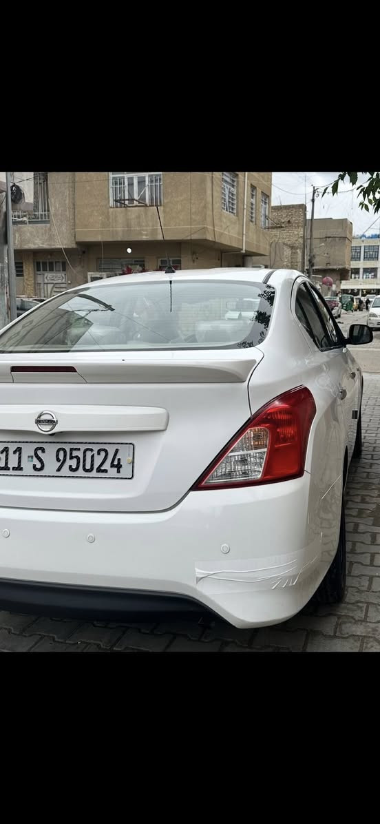 سلام عليكم عندي سني هندي لبيع موديل 21مكفوله كفاله عامه من الضربه و الصبغ و البارد رقم بغداد (بسمي) مكاني بغداد الكرخ ماشيه 35الف 
رقم تلفون ***********
