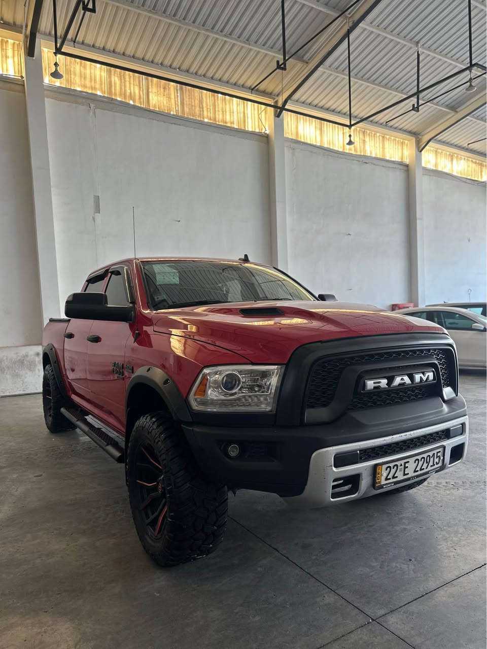 رام. RAM. 

موديل.2020
ماشية.90 الف
محرك.V8.5.7
فورويل. 4*4
باب طويل بدي قصير. 
سياره مشتغلين بل امريكا شرت 
سياره بعال وكاله 
مواصفات. بك هورن. شاشة تيسلا.  شحن وايرليس
كشن جلد 
داخل احمر 
كشن كهرباي   
كشن ستيرن هيتر. 
سياره كفاله عامه شرت وكاله هارلم 

السعر.292 ورقة بي

***********
***********
العنوان. اربيل. أربيل, العراق
