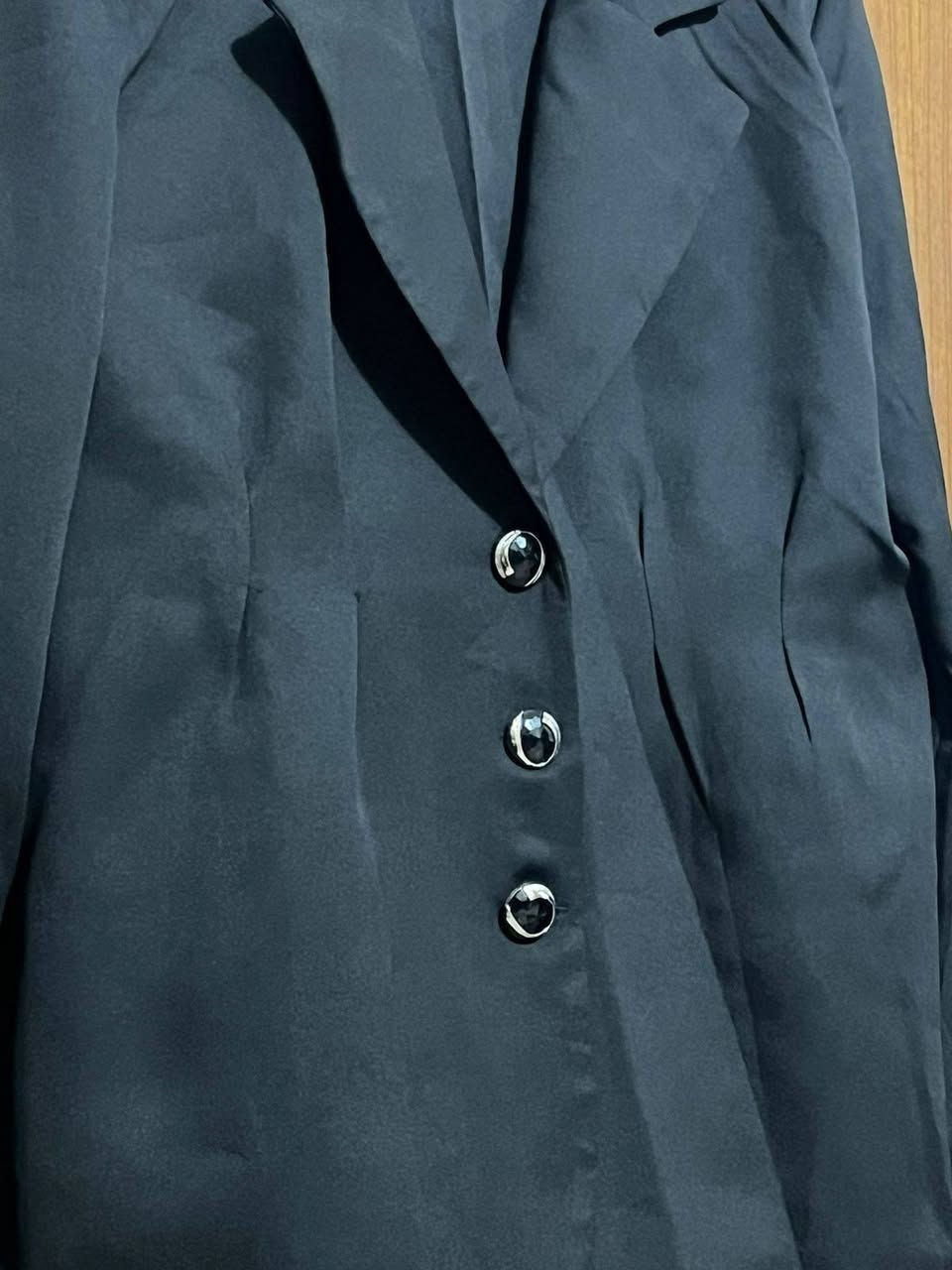 بنات البارحة وصلني هذا القاط سترة وكيلوت عريض والكمر لاستيك من الخلف  مجنت موجودة بوكت التسليم  و طلع اكو خلل بالقياس هوة قياسة ٤٨ الي يناسبها موجود للبيع بنفس سعرة موجود الوصل بالصور


**إذا كنت صاحب هذا الإعلان وتريد حذفه لأي سبب، رجاءا أرسل رسالة إلى الدعم الفني**