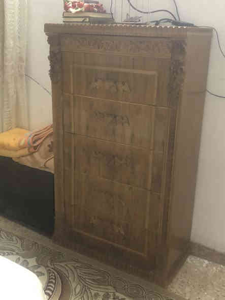 غرفه للبيع فصل جديد وبيه جكيمج سريه بعد ما مصبوغه صبغ اولي بعد مامصبوغه وتفصيل على الخاص هذا الرقم ***********
***********
