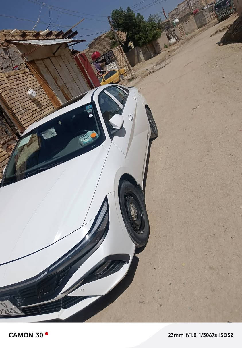 سلام عليكم ورحمة الله النتره خليجي 24 حره محرك 2000 جاهزه بيه بس بنيد مبدل فقط بدون دواخل وبارد بل طرف جملغ المامي الناصرية الشطره(  175 )*********** وبيه مجال سوء نار موجود
