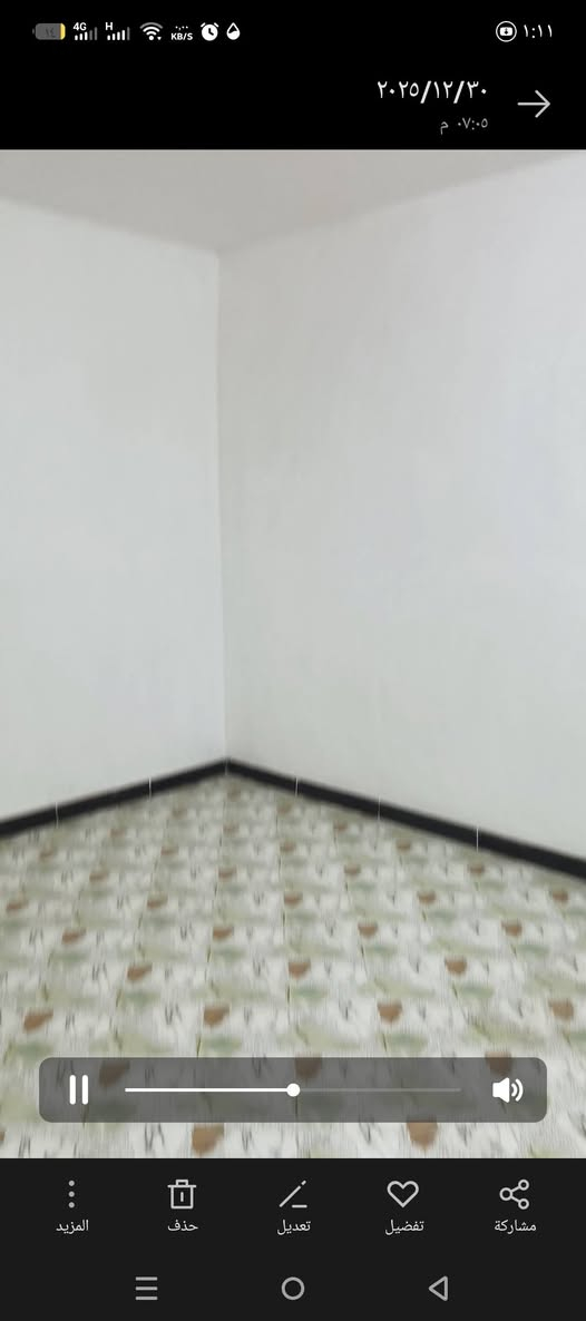السلام عليكم بيت ٩٠ متر تقاطع النهروان نزلت الدكتور جبار  غرفتين صاله استقبال خدمات   يبعد عن الشارع ٤٠٠ متر خدمات مي كهرباء تبليط جاهز   تانكي مي  السعر ٢٩اوبي مجال  ***********
