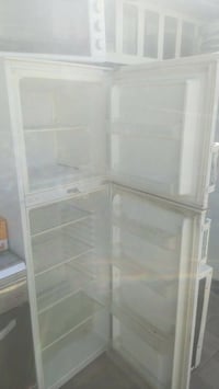 الرمادي • ثلاجة