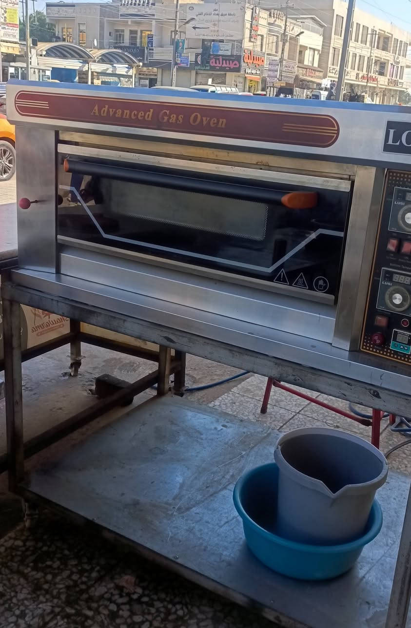 فرن بيتزا كهرباء غاز ماركة لوركسمع ميز وعدة بيتزا كاملة بسعر 525 وبيه مجال مكاني بغداد الدورة
رقمي اتصال فقط
رقمي
‏‪***********‬‏
