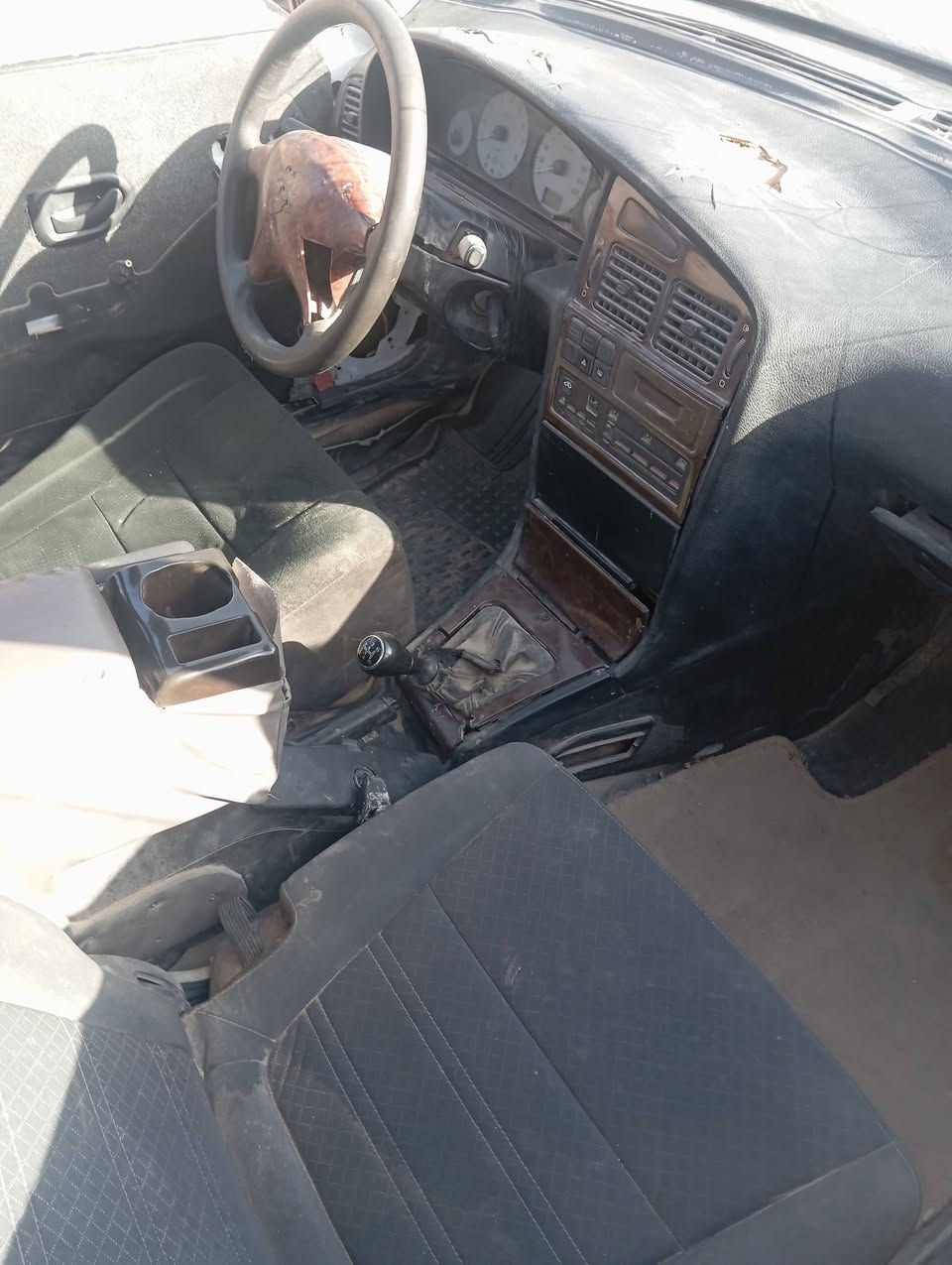 سلام عليكم بيجوا باص 2011 سياره بها ضربه بلجاملغ الوره رقم بصره بدون مكانها بلنجف السعر 12 الاتصال على الخط 
***********
