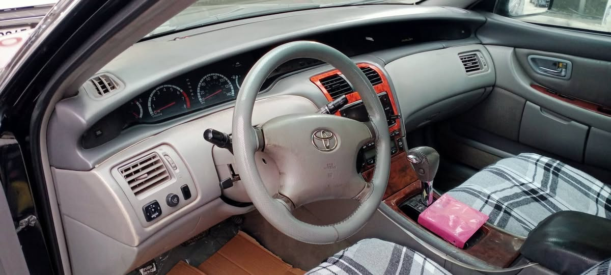 سلاموعلکوم
تویتا ئە فە لۆن  مۆدیل 2001 آمریکی  ڕەقەم سلیمانیە ڕەقەم آصولی سە نەوییە جدید مکینە 6 سلندەر مکانک سلیمانیە سعر 83 $ ***********
