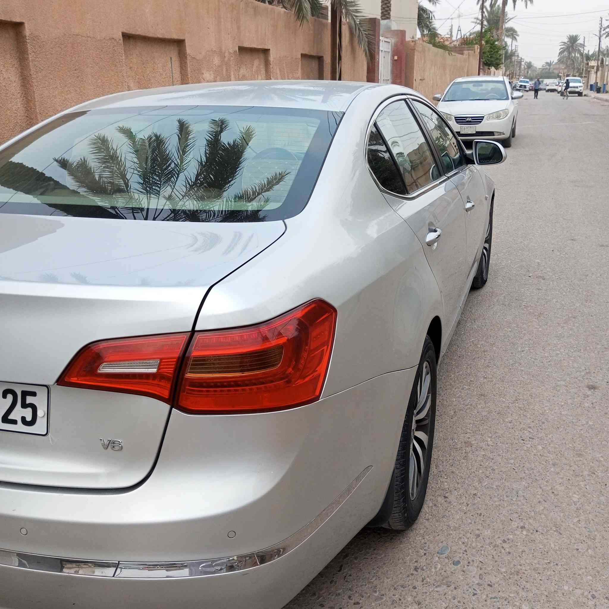 كاتنزه 13اربيل كفاله عامه بس شخط بجاملغ الخلفي مال بيت سعر120وبيه مجال الاستفسارعرقم *********** مكان السياره قضاء بلد قرب السيد محمد ع
