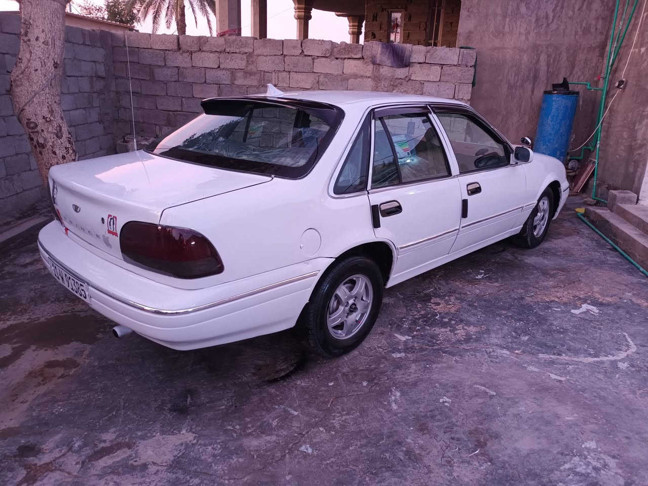 سلام عليكم دايو برنس فراشه للبيع موديل ٩٦رقم بغداد انكليزي كير اوتوماتيك محوله جديد سياره بسمي محرك مفتوح سيار حلوه داخل وخارج صدر أمامي خلفي تخم تاير كهربائيات كلها شغلاله بلاديه بيها صبغ بسيط  سنتر لوك شغال سيار جاهزه مابيها اي نقص سياره حلوه مال جناي كلش حلوه السعر ٤٠وبيها مجال لطيبين العنوان بغداد ابو غريب هاتف ***********هاتف ***********
