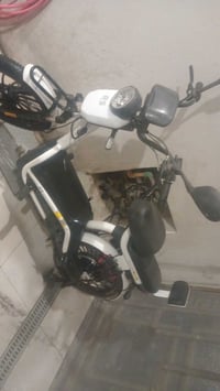 دراجه شحن نضيفة ٥ بطاريات نضيفة بدون نواقص بصمة وريمونت حجم ٢٠ السعر ٢...