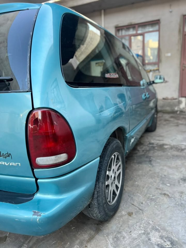 كلايزر 2000
محرك دوج 3300 
كير محرك شرط
كهربائيات كلها شغاله
منضومة تبريد جديدة والتبريد جيد
طخم جديد
مصبوغه عام جماليه والباقي موضح بالصور
مكاني موصل الرشيديه
***********
***********
