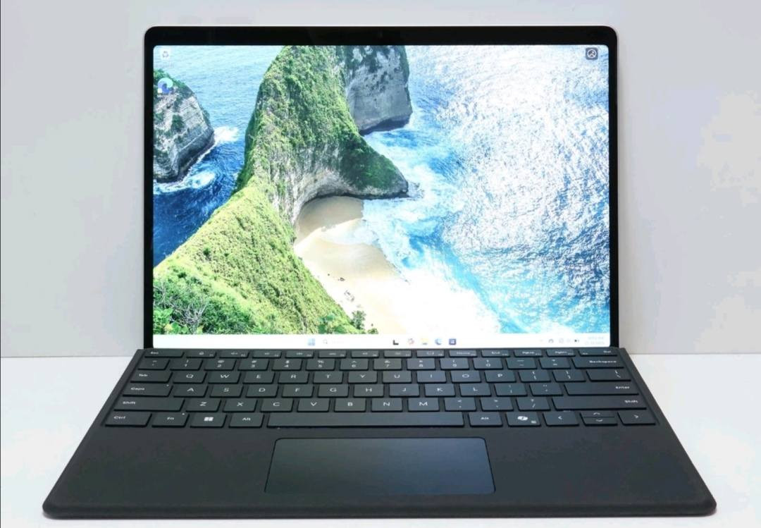 💎 Microsoft Surface Pro 11 – أقوى إصدار بمعالج خرافي جديد
*********** واتساب

المواصفات :
⚡ المعالج: Snapdragon X Elite أداء سريع + بطارية جبارة 🔋
🖥 الشاشة: OLED ألوان نارية ودقة عالية تخليك تعيش التجربة
🧠 الرام: 16GB
💾 الخزن: 1TB SSD سرعة ومساحة بدون حدود

🎁 البكج كامل:
✔️ تاب
✔️ كيبورد أصلي
✔️ قلم أصلي
جهاز عملي للدراسة 📚 والشغل 💼 والمونتاج الخفيف والتصميم
خفيف – أنيق – بطارية تدوم ساعات طويلة🔥

💰 السعر: 1,450,000 دينار عراقي فقط
إذا تريد جهاز فخم يجمع بين التابلت واللابتوب بأداء جيل جديد… هذا اختيارك الصح
