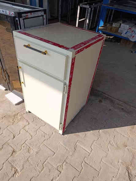 ميز جديد  للبيع 
متر وعرضة ٥٨ والنازل ٦٠
تركيب اقفال اذا تريد  موجود اركبله  
قيم واخذ 
يوجد توصيل 
غير متواجد على الفيس للاستفسار اتصل على 
*********** آفاق
