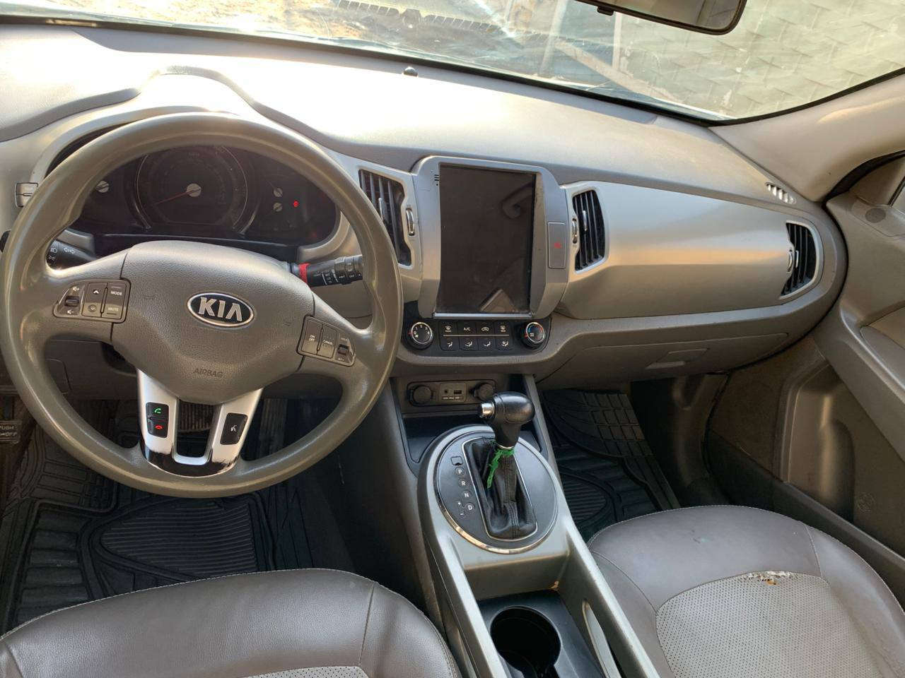 كيه سبورتج 2013محرك دوش
تبريد تدفئه حدادة جاهزة 
رقم بغداد مشروع وطني تحويل أي محافظة  سيارة امريكي حادثها فقط جاملغ وبنيد فقط 
مكان السيارة الناصرية 
السعر133وبيها مجال 
***********
