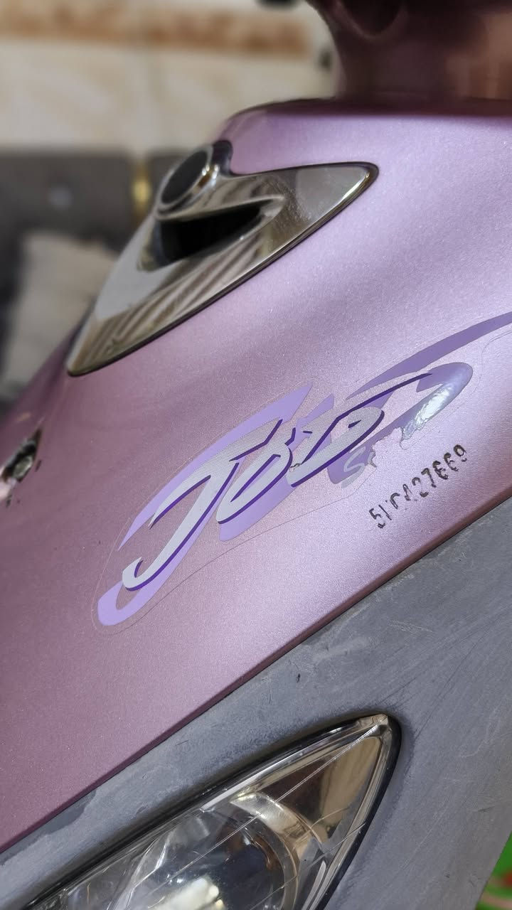 سلام عليكم دراجه منغولي حاوية صارله شهرين من طالعه مامفتوحه دراجه نضافه من حيث مكينه وكفرات ختم واحد السعر خاص ***********
