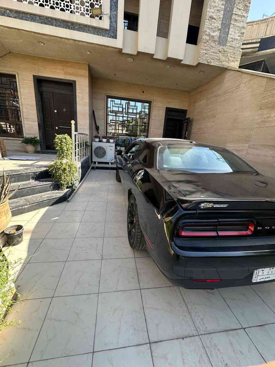 دودج جالنجر 2019
السلام عليكم 
جالنجر موديل 2019 
مواصفات sxt
ويل 20
بيه ٣ قطع صبغ صور الحادث و والسونار ناشرهن 
مكاني بغداد الكرخ 
سعر 14900
للاستفسار ***********
