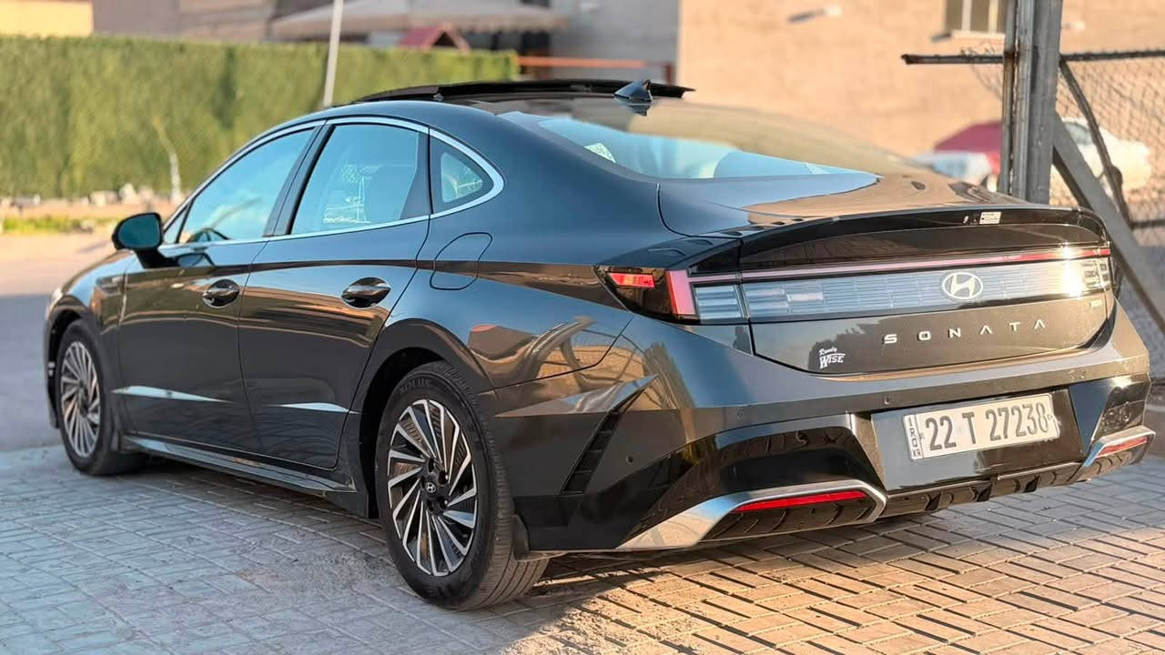 بسم الله الرحمن الرحيم 

هونداي سوناتا  24 هايبرد لمتد
 
موصفات : فول الفول رادارات 360 كامرات 360 حساسات 360 درجه بردات خلفيه بالريمونت تتقدم وترجع صندوك كهرباء مابيها اي نقص

الحادث موضح بالصور تبديل بنيد وجاملغ فقط 

لشــــراء المركبة  💸: الحـــظور إلـــى مـــوقع الشركة 
الفـــرع الاول : الكــائــن الثعالبة_المدخــــل الاول ✅
الفــرع الثاني : ديالى منطقة الحويش قرب العبارة   ✅
الفـرع الثالث : بــــغــداد حي الجهاد  ✅

 نوفر لكم  : 🫰
1️⃣ انــسب اسعار  النقــل من جميع الولايات الأمريكية       🚢
2️⃣ معقبين  لتخليص المركبة وإيصالها للزبون بأسرع وقت  ⌛️
3️⃣ ورشة لتعمير المركبة وشحنها  إلى الـبصره او اربيل  👨🏼‍🔧 

 للاستفسار : 
جاهزين للرد لجميع استفساراتكم فيما يخص استيراد السيارات 

 ***********     احمد الشمري 
 ***********     محمد سمير
