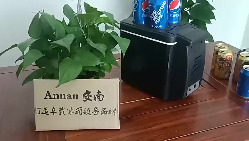 ثلاجة سيارة 12 فولت تبريد  وتدفئة  صندةق عازل مزود بمروحة تسرع التبريد عند التبريد 15 درجة سليزية والتدفئة 60 درجة طول 25.5 عرض 18.5 ارتفاع 32.5


**إذا كنت صاحب هذا الإعلان وتريد حذفه لأي سبب، رجاءا أرسل رسالة إلى الدعم الفني**