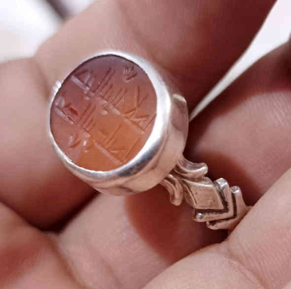 السلام عليكم يماني بلذمة خط عكسي كوفي تحفه سعر 70  مكان ناصريه توصيل موجود ***********
